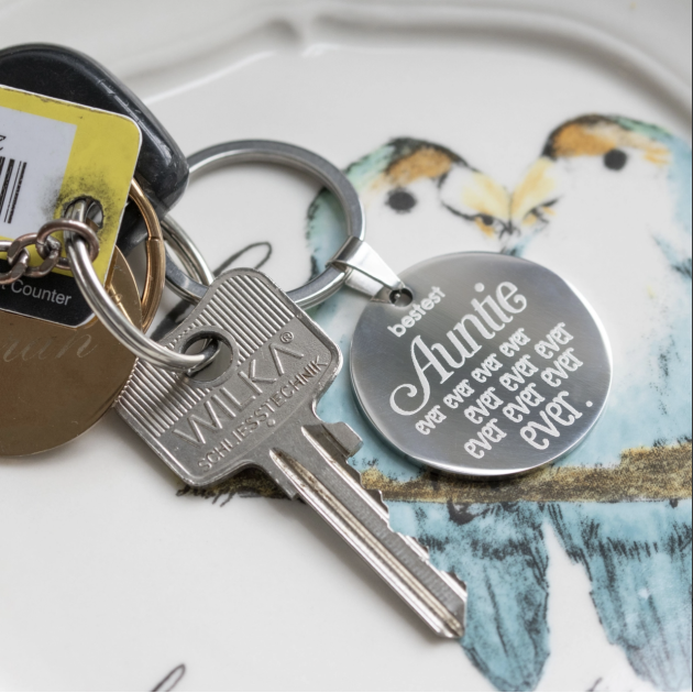 Hampers and Gifts to the UK - Send the Personalised Bestest Auntie Ever Ever Keyring